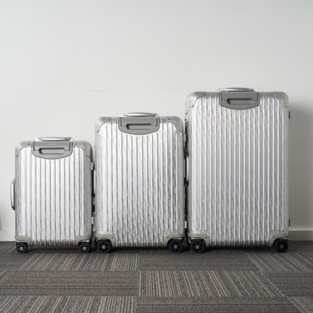 리모와x디올 캐리어 실버