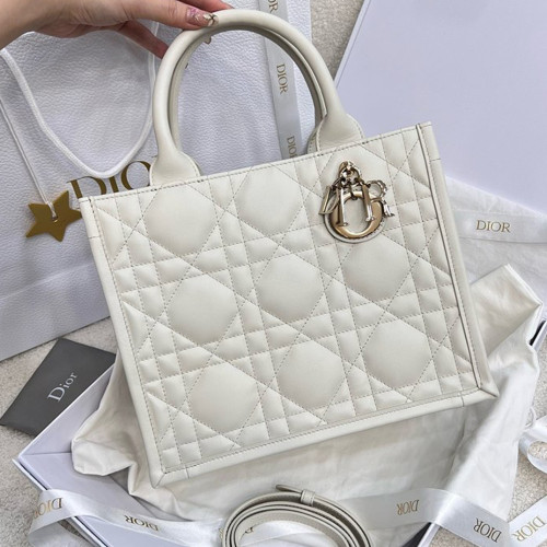 디올 까나쥬 퀼팅 북토트백 스몰 (숄더 스트랩 ver.)