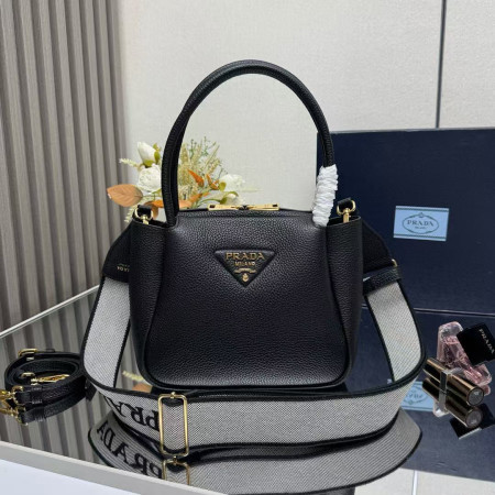 프라다 로고 플라크 핸드백 1BC145