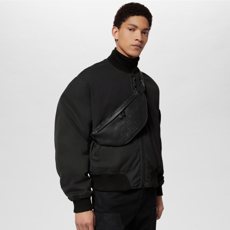 루이비통 디스커버리 범백 모노그램 쉐도우 블랙 PM M46036