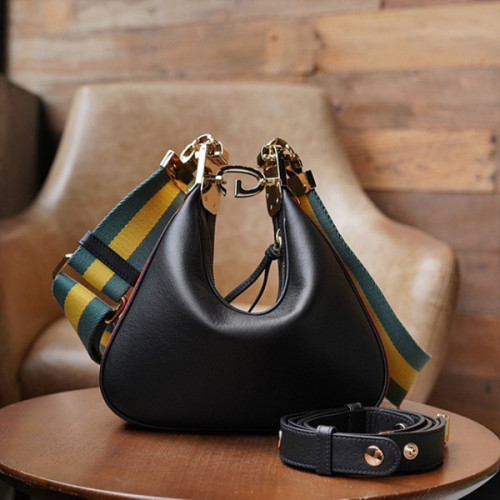 구찌 GG 아따슈 스몰 숄더백 699409